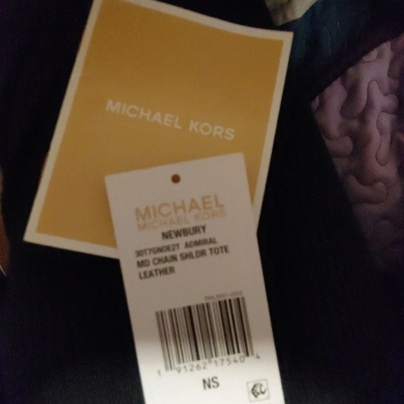 Navy Michael kors bag - Picture 7 of 8